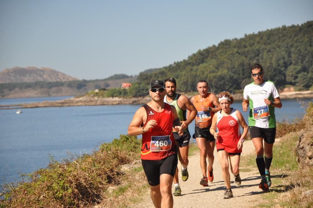 Roberto Riobó y Beatriz Fernández triunfan en la media maratón de la Costa da Vela