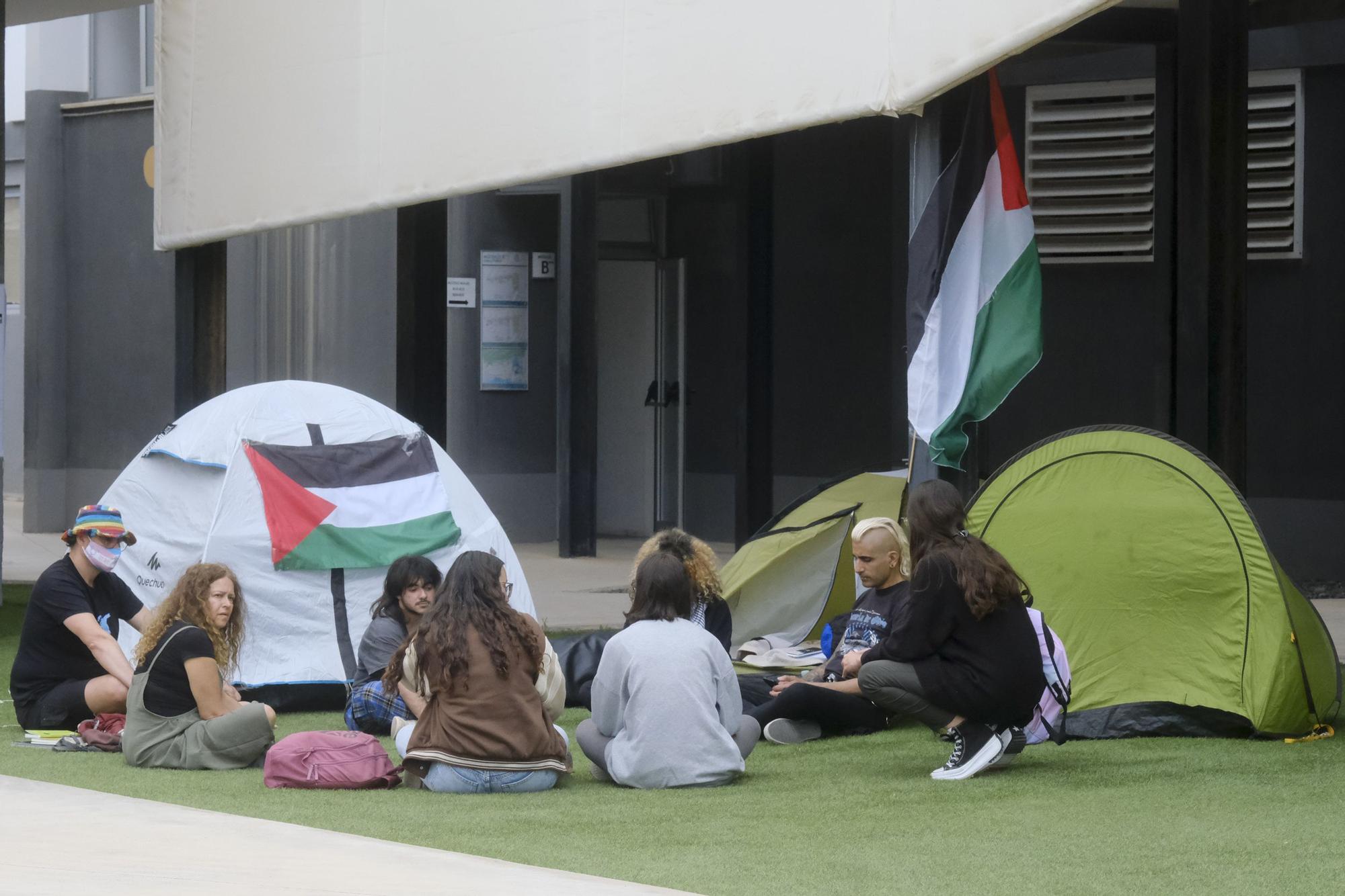 Acampada en la ULPGC en apoyo al pueblo palestino