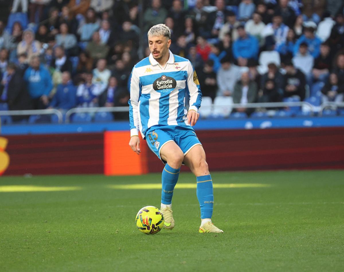 Un gol de Eddahchouri bastó para que el conjunto coruñés, muy limitado, se llevase la victoria