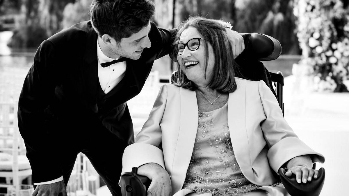 Sergi Roberto y su madre, Maria Rosa.