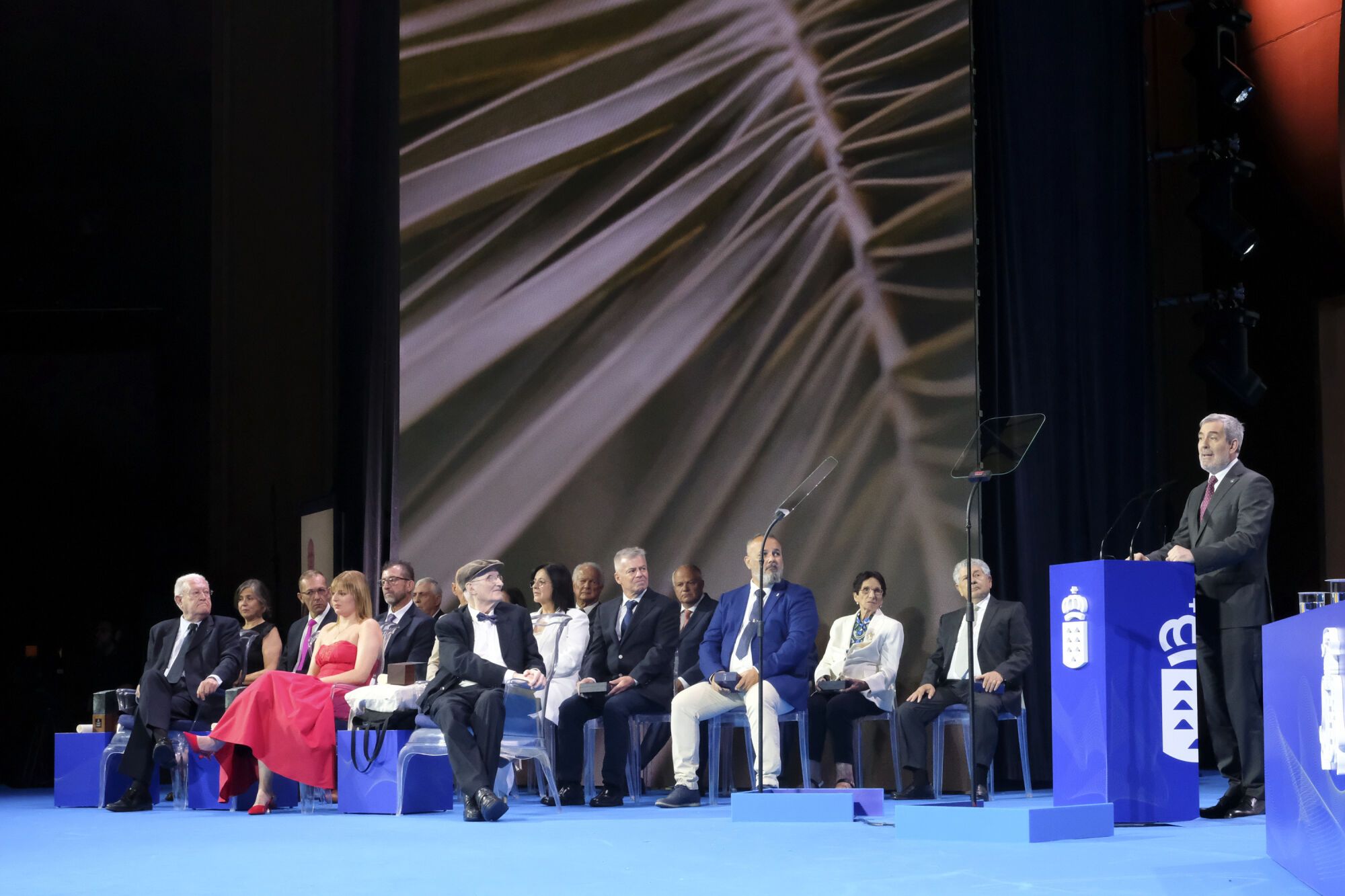 Acto Día de Canarias en el Alfredo Kraus