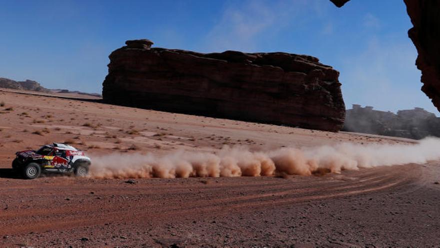 Sainz se pone líder del Dakar; Alonso fue quinto