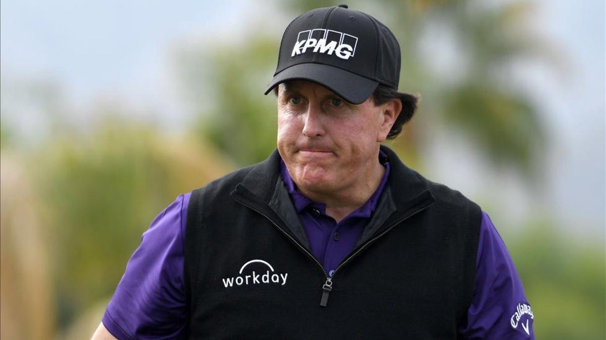 Phil Mickelson va firme en busca del título