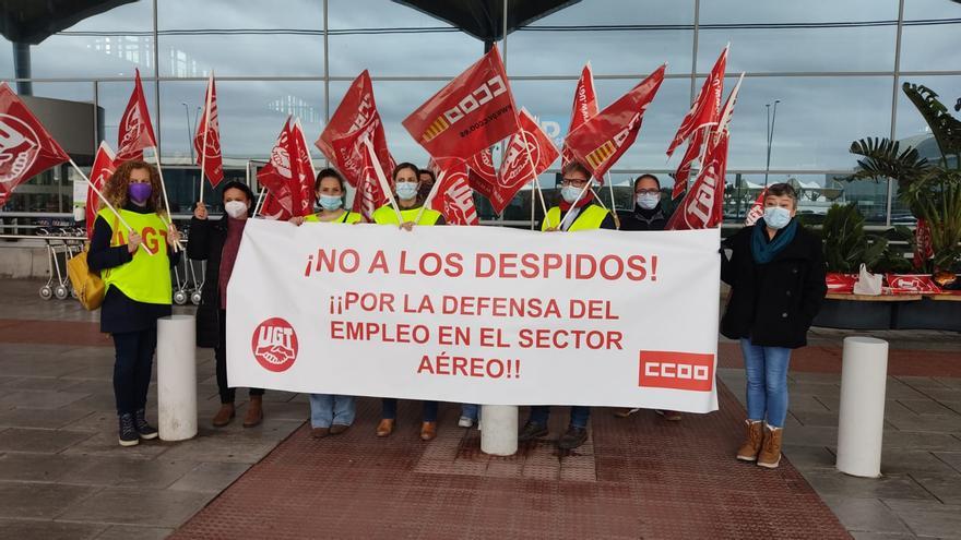 Segunda jornada de protesta de los trabajadores de Easyjet en el aeropuerto de Alicante-Elche