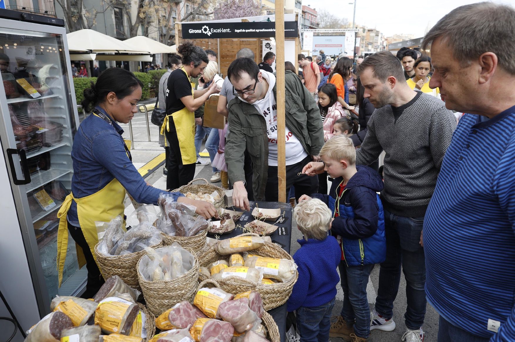 El Fòrum Ciutat omple la plaça Catalunya de Girona des de primera hora