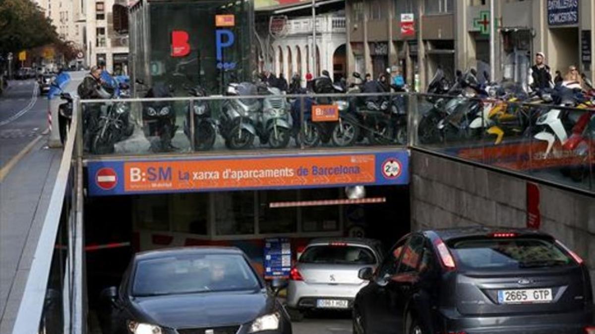 Uno de los párkings que gestiona BAMSA, filial de BSM, ubicado en la plaza de Cambó.