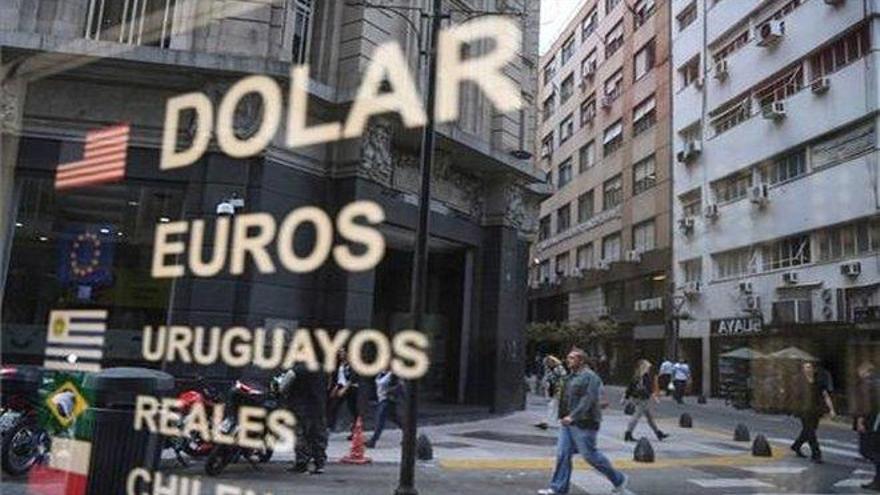 El FMI dice que analiza &quot;al detalle&quot; las medidas cambiarias de Argentina