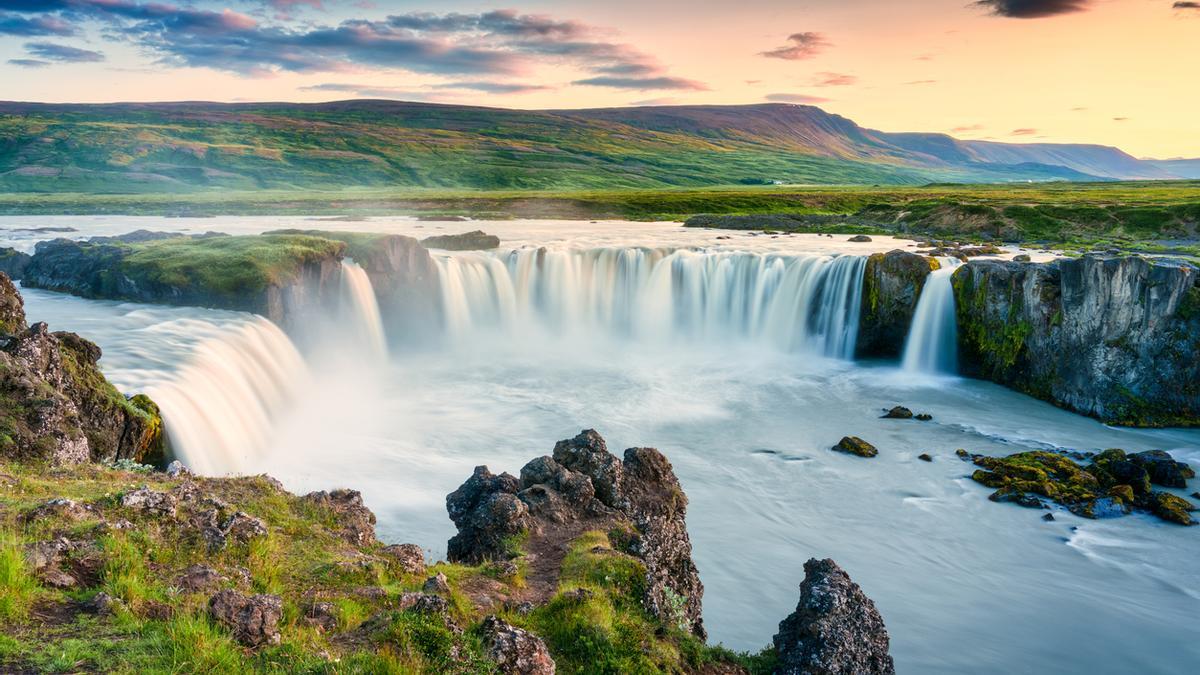 Akureyri, una ciudad de la que enamorarse y en la que ha surgido de nuevo el amor entre Aitana y Sebastian Yatra.