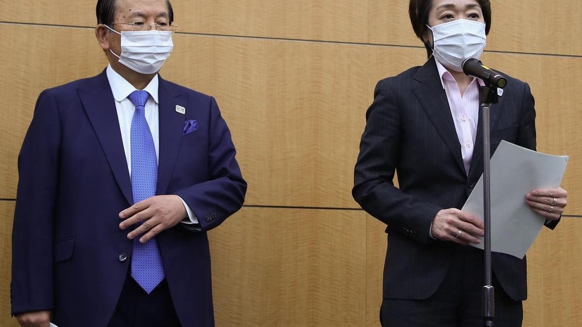 Seiko Hashimoto,  junto a Toshiro Muto, presidente y CEO de Tokio 2020, durante una rueda de prensa