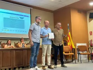 El IES Soler i Godes de Benifaió reconoce el trabajo de las empresas que completan la formación
