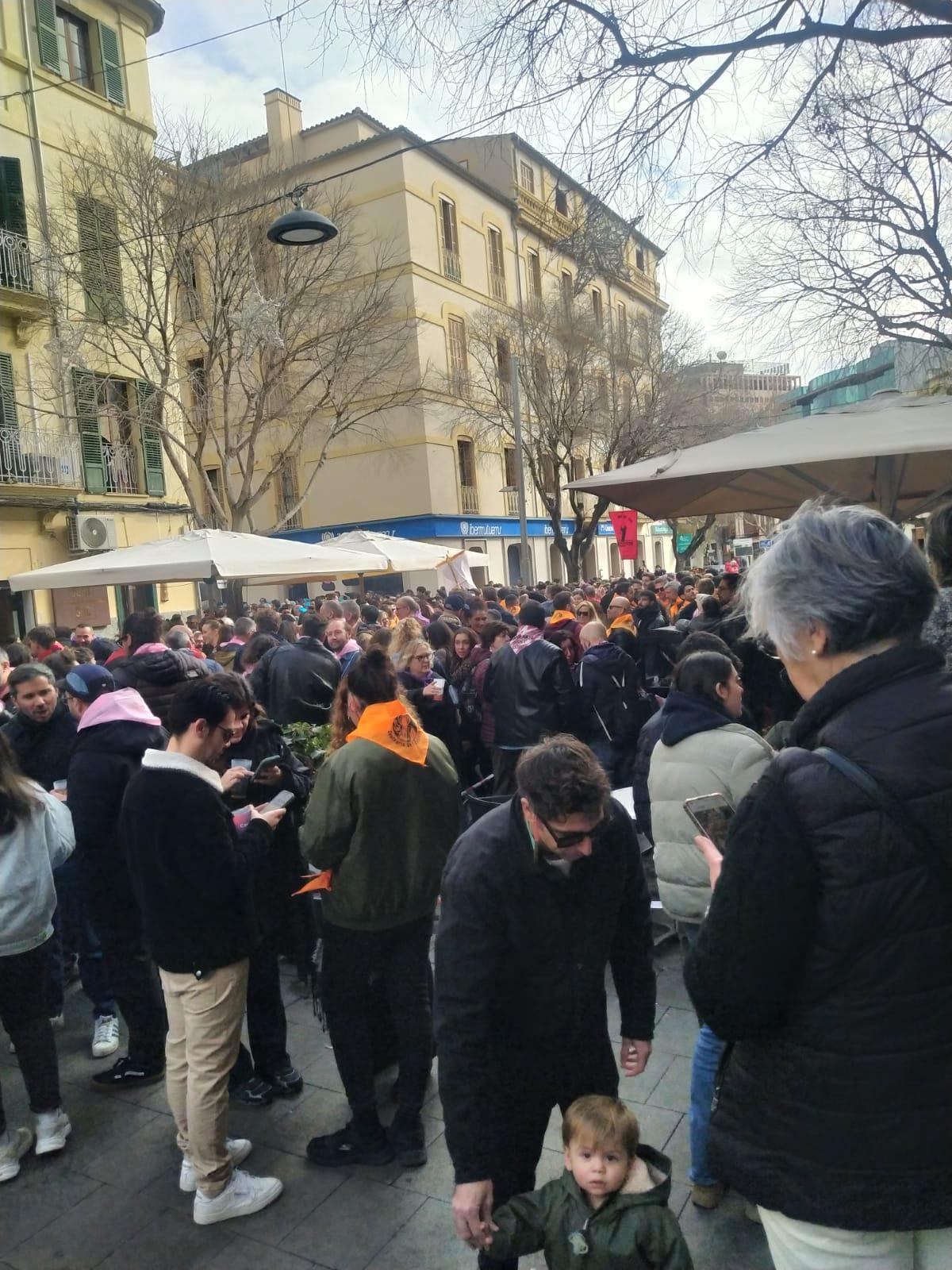 El chupinazo ha tenido gran afluencia de público.