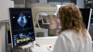Les mamografies de prevenció del càncer s’avançaran als 45 anys
