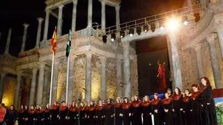 El coro de la UEx y el Ziryab de Córdoba se unen en el concierto inaugural de los Cursos Internacionales de Verano/Otoño