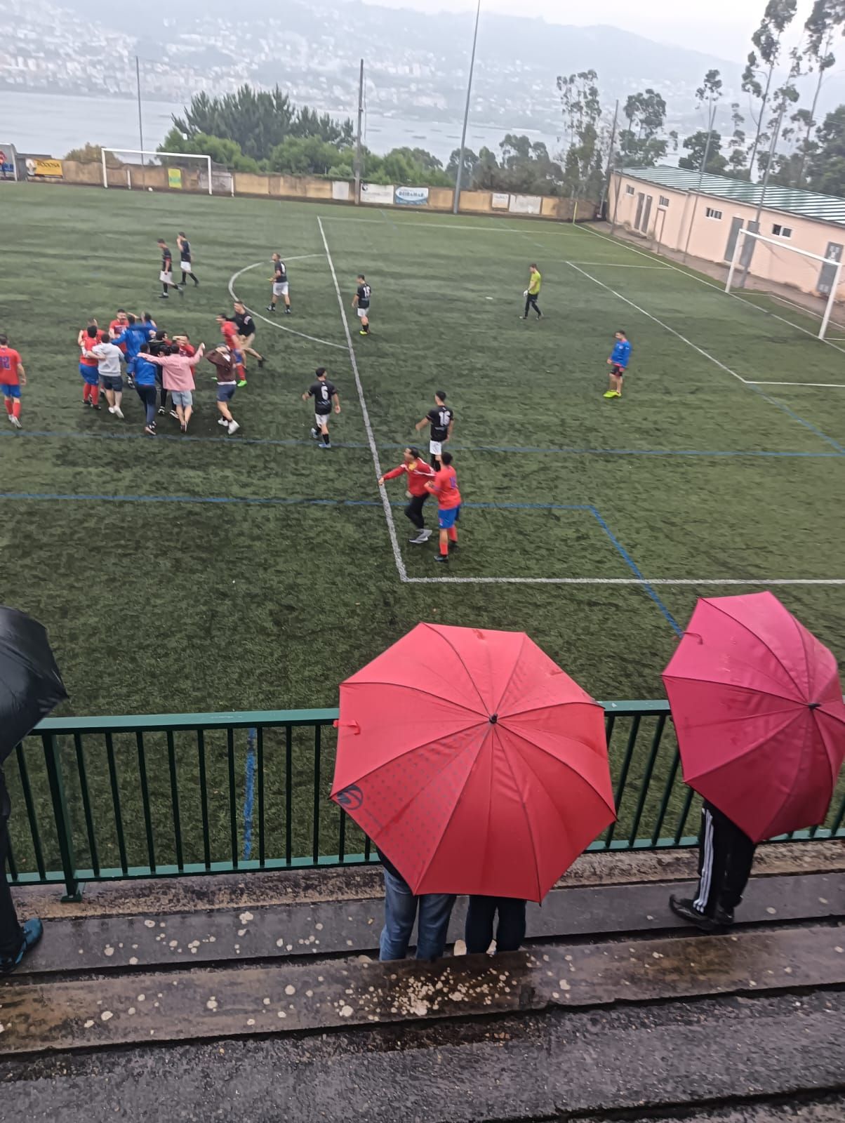 El Domaio festaja su ascenso a Segunda Galicia