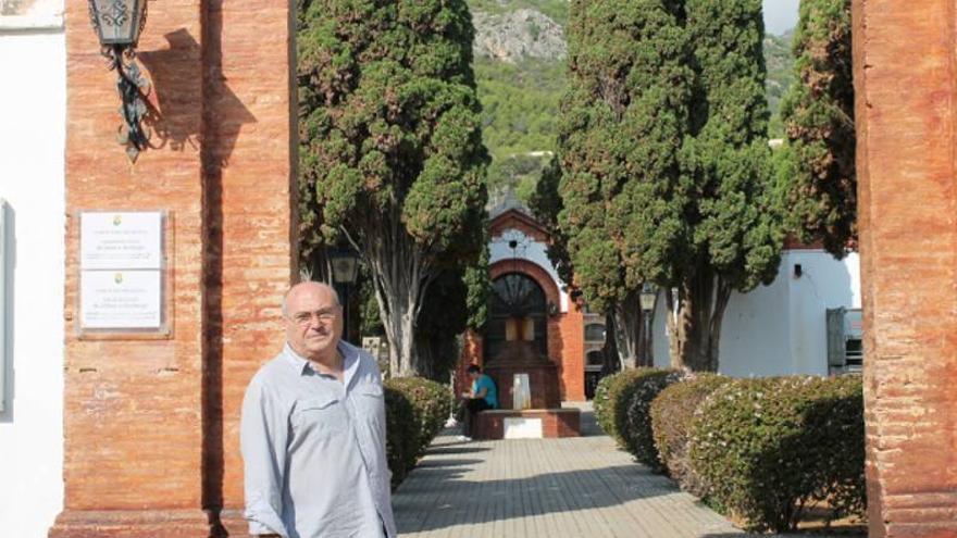 Benicàssim pone a punto el cementerio para Todos los Santos