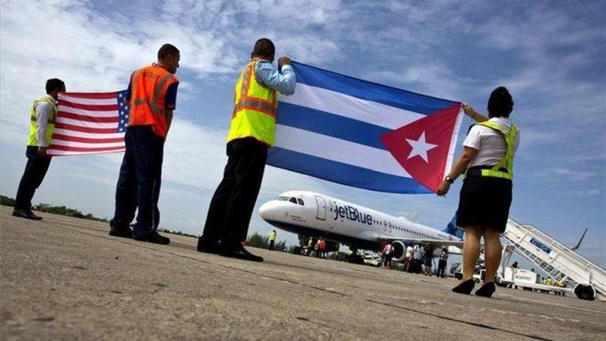 EEUU aumenta la presión a Cuba y prohíbe los vuelos comerciales a la isla