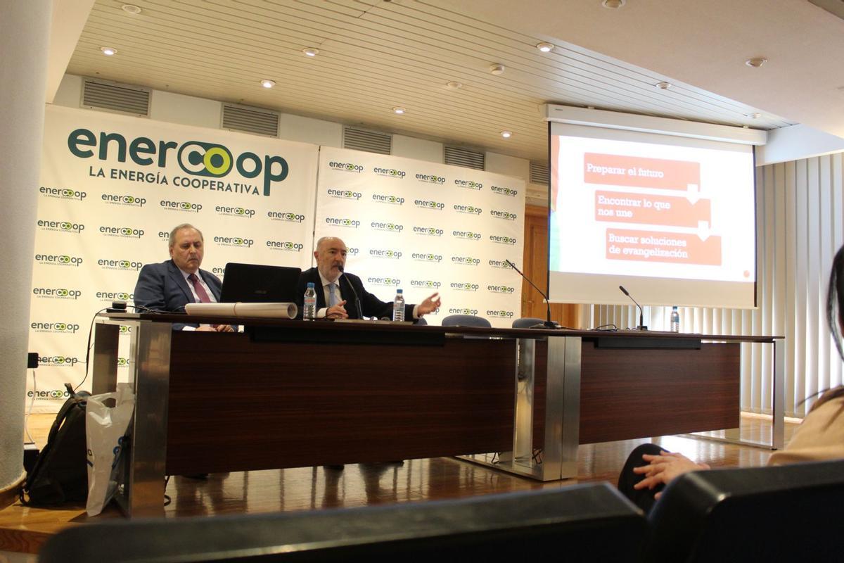 Presentación del congreso de Sevilla en los salones de Grupo Enercoop