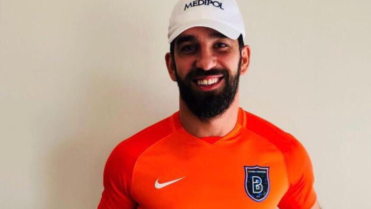 Arda, con la camiseta de su nuevo equipo