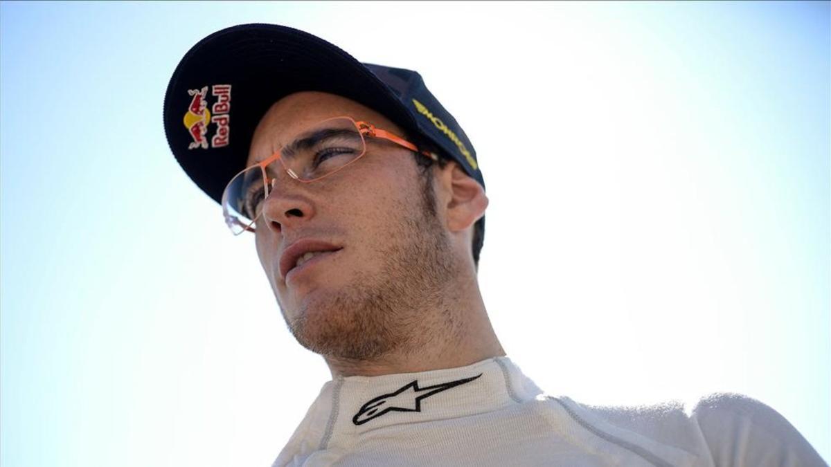 Neuville lidera en Suecia