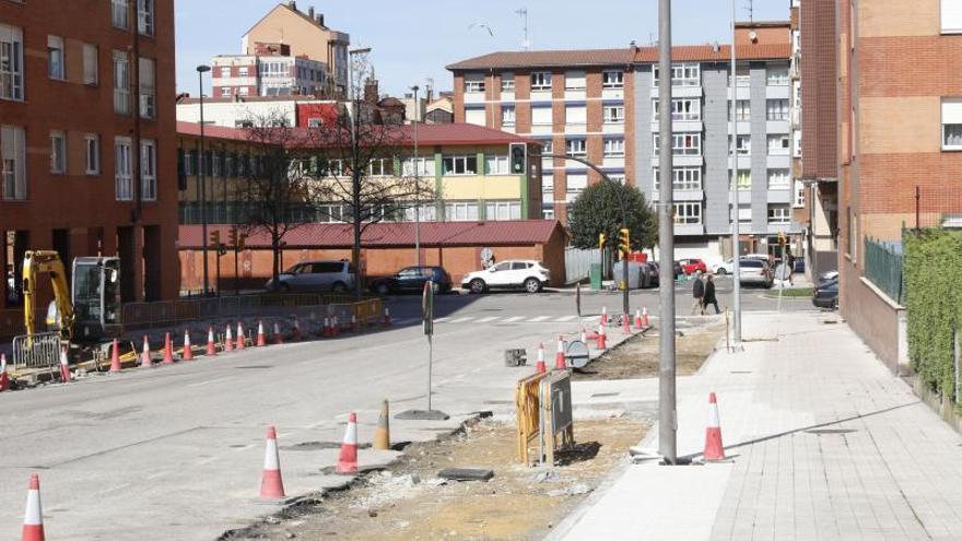 Trabajos complementarios para la habilitación de aparcamientos en la calle Paraguay, dentro del perímetro de la ecomanzana de La Calzada. | Marcos León