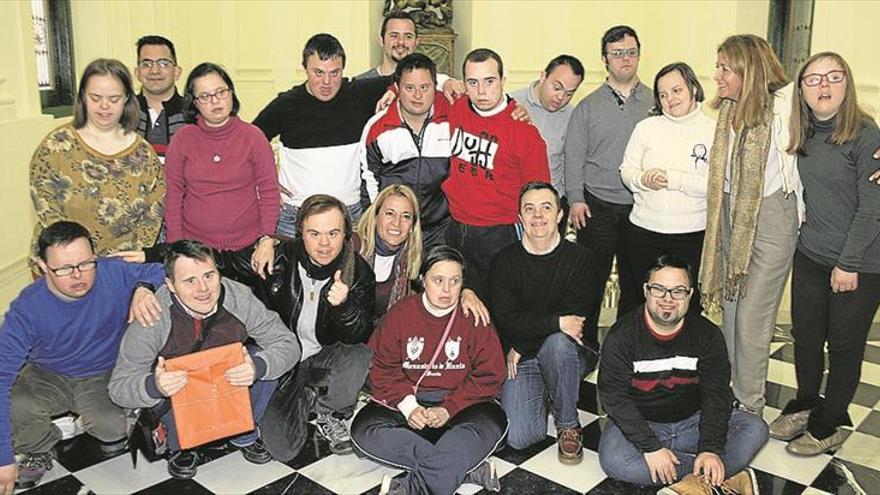 Alumnos conocen de cerca el ayuntamiento