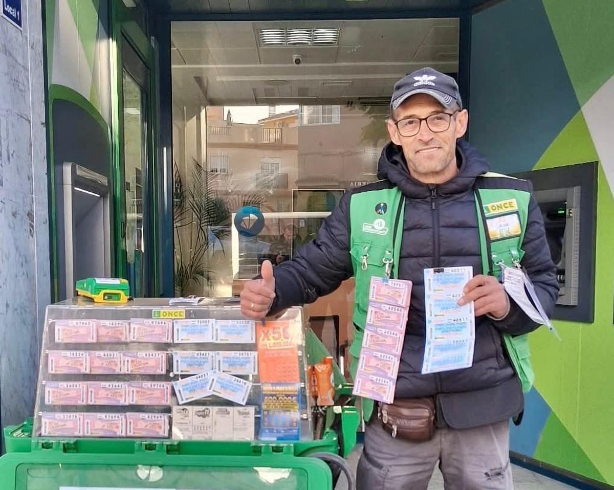 Jesús Rochel, vendedor de la ONCE en Cártama.