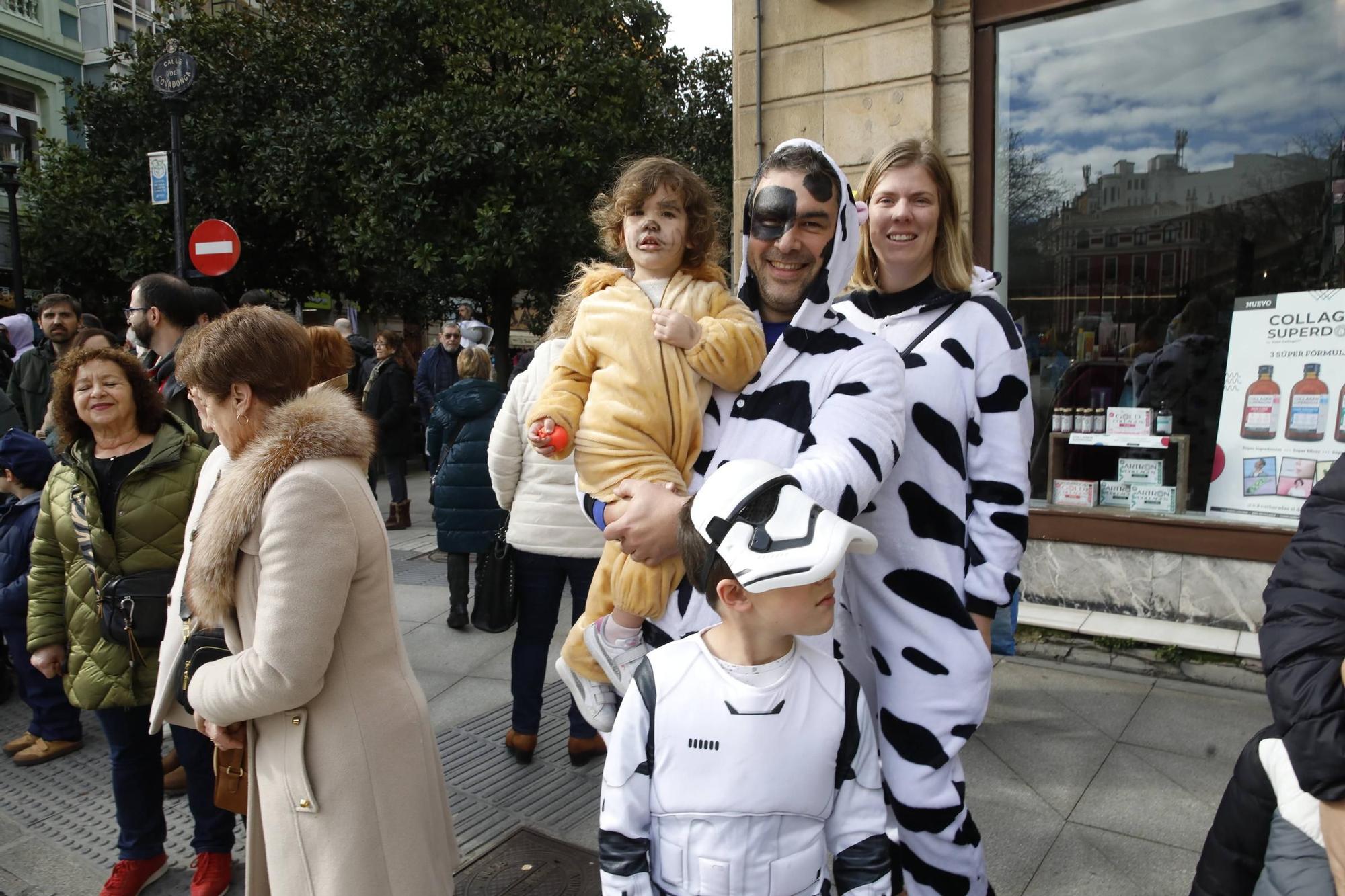 Así han disfrutado pequeños y mayores en el desfile infantil del Antroxu de Gijón (en imágenes)