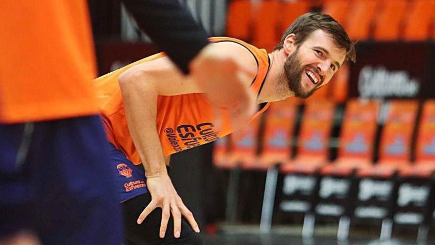 Aaron Doornekamp, en un entrenamiento en La Fonteta