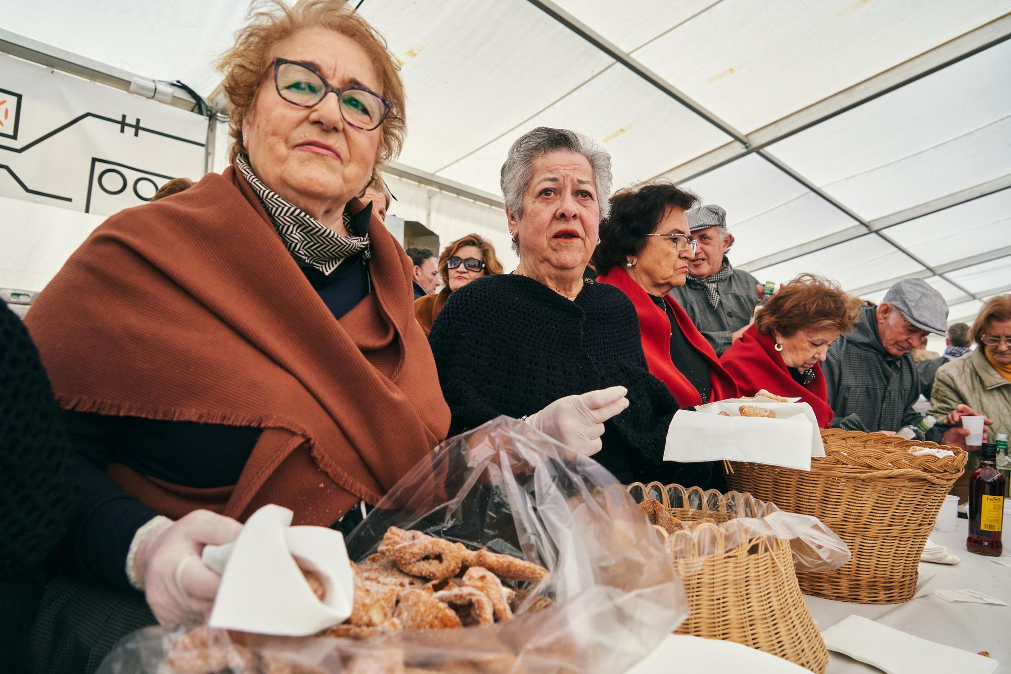 GALERÍA | Así ha sido la quema del tradicional pelele en Cáceres