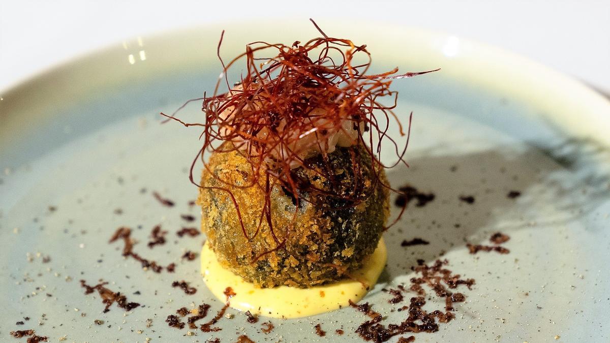 'Delícia de sípia', de Upper Diagonal, ganadora de la final del I Concurso Ciudad de Barcelona y de Catalunya de Pinchos y Tapas 2023.