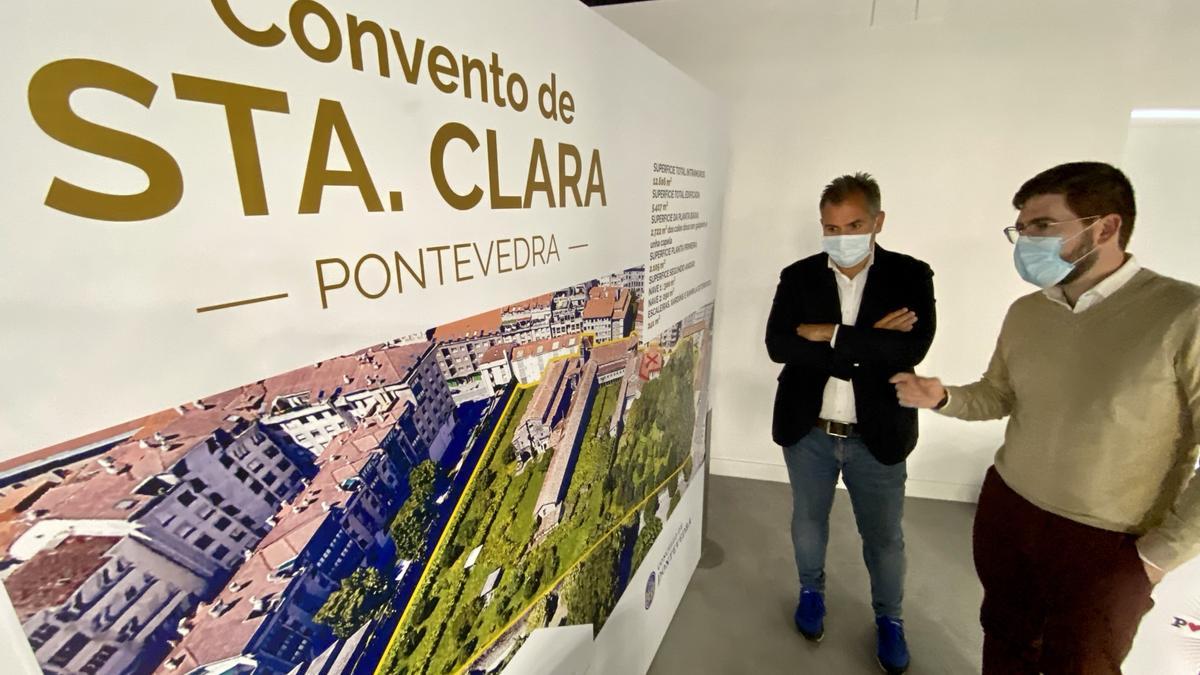 Domínguez y Fernández, ante una fotografía del convento