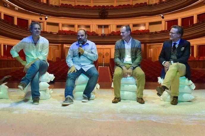 13-11-2019 LAS PALMAS DE GRAN CANARIA. Presentación de 'Donde mueren los ríos' en homenaje a Antonio Lozano, en el Teatro Pérez Galdós  | 13/11/2019 | Fotógrafo: Andrés Cruz