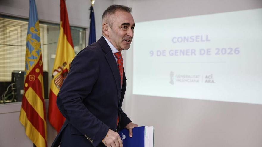 El portavoz del Consell, Miguel Barrachina, momentos antes de comenzar la rueda de prensa tras el primer pleno del Consell de 2026.