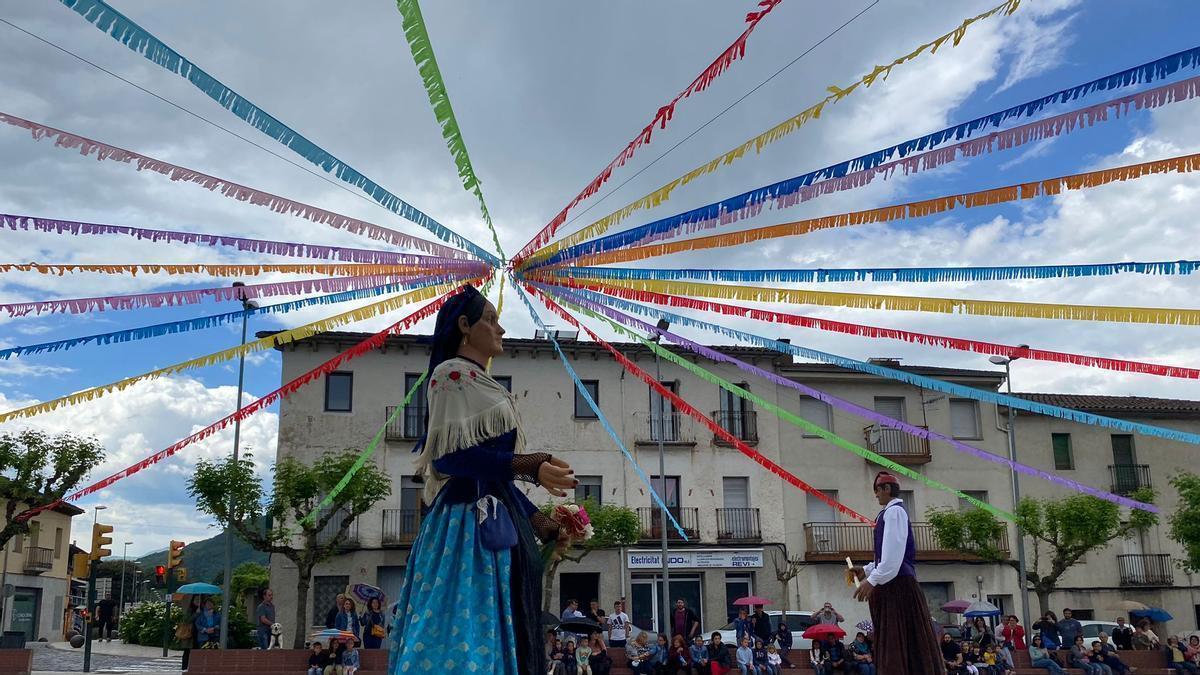 Els gegants són protagonistes a la Festa del Roser de Sant Joan les Fonts