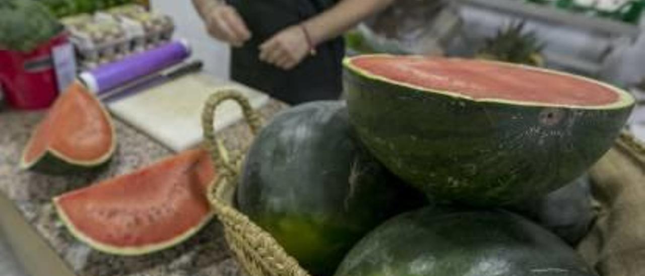 Sandías del Camp d&#039;Elx que se venden en una frutería ilicitana.