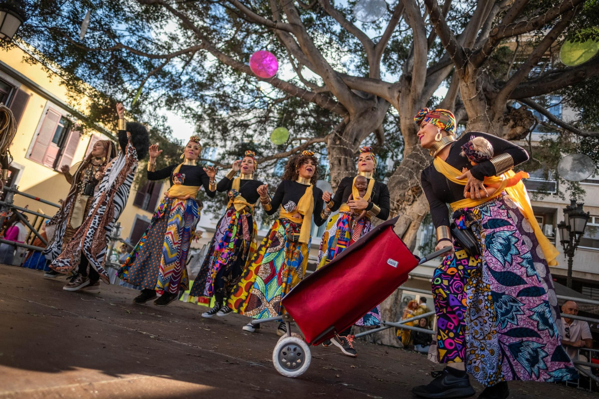 Santa Cruz celebra su segundo Carnaval de día