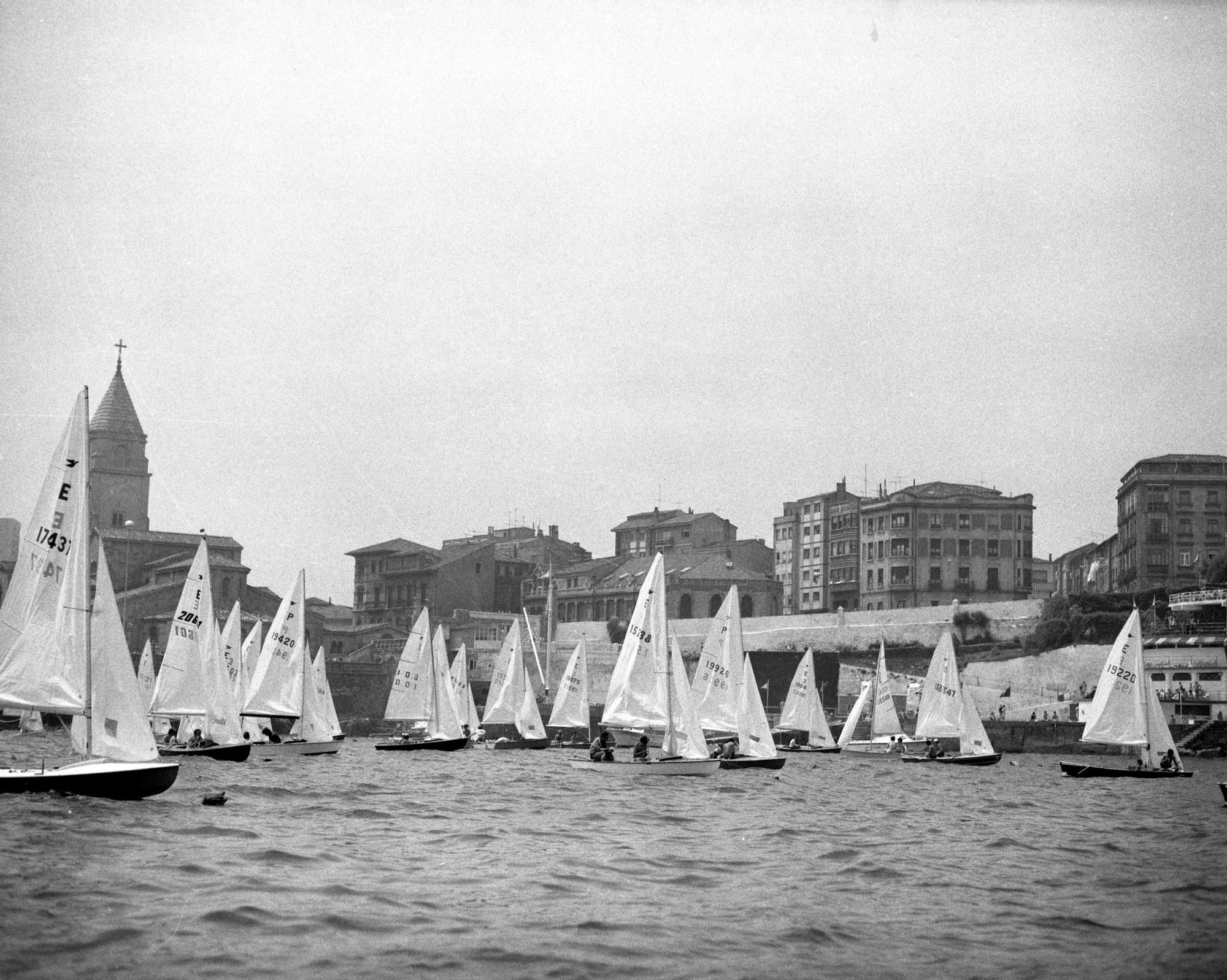 Justo del Castillo, Regata en la bah�a de San Lorenzo, h. 1970.jpg