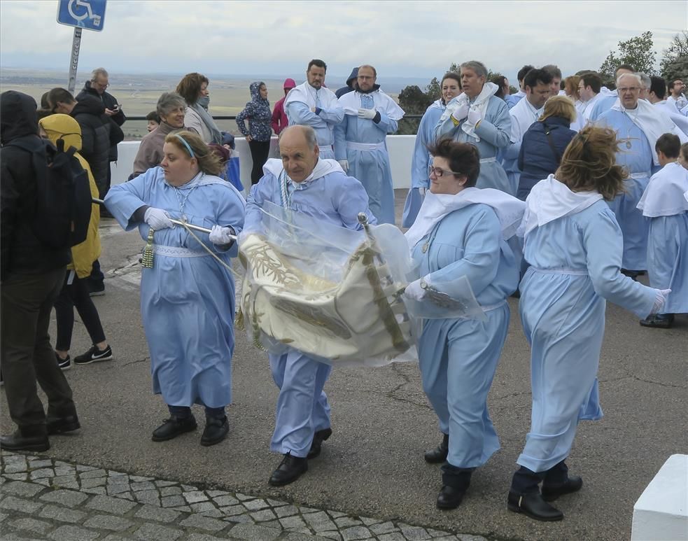 La procesión de Bajada de la Virgen de la Montaña, patrona de Cáceres