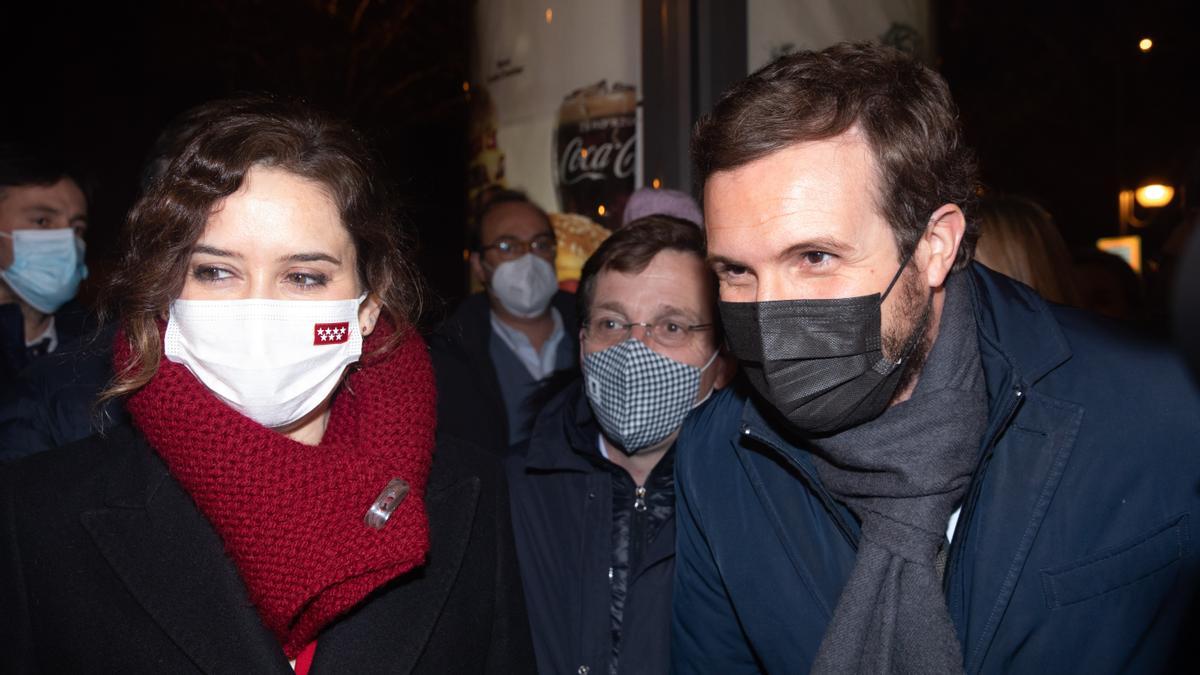 Isabel Díaz Ayuso, José Luis Martínez-Almeida y Pablo Casado.