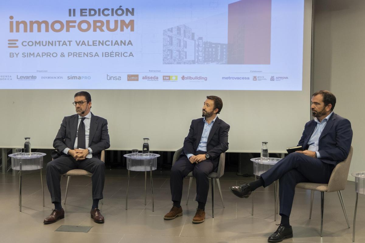 Daniel Sánchez-Ferragut, José Antonio Izquierdo y Fernando López en la segunda mesa.