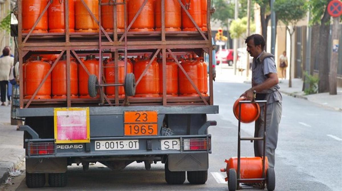 La bombona de butano costará desde el martes 14,68 euros, un 1,6% más