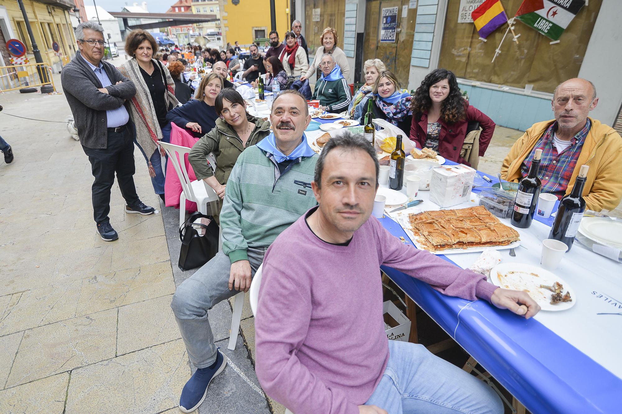 EN IMÁGENES: Políticos en la Comida en la Calle