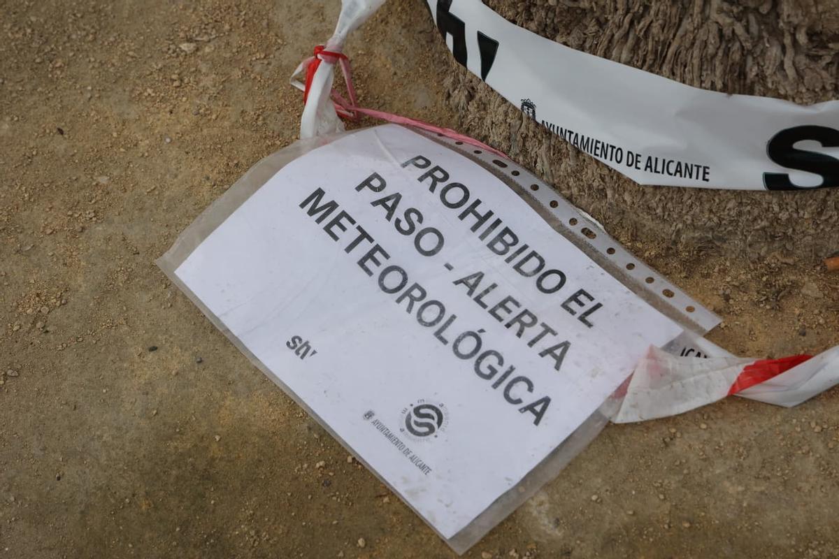 La Explanada, cerrada al paso por alerta meteorológica