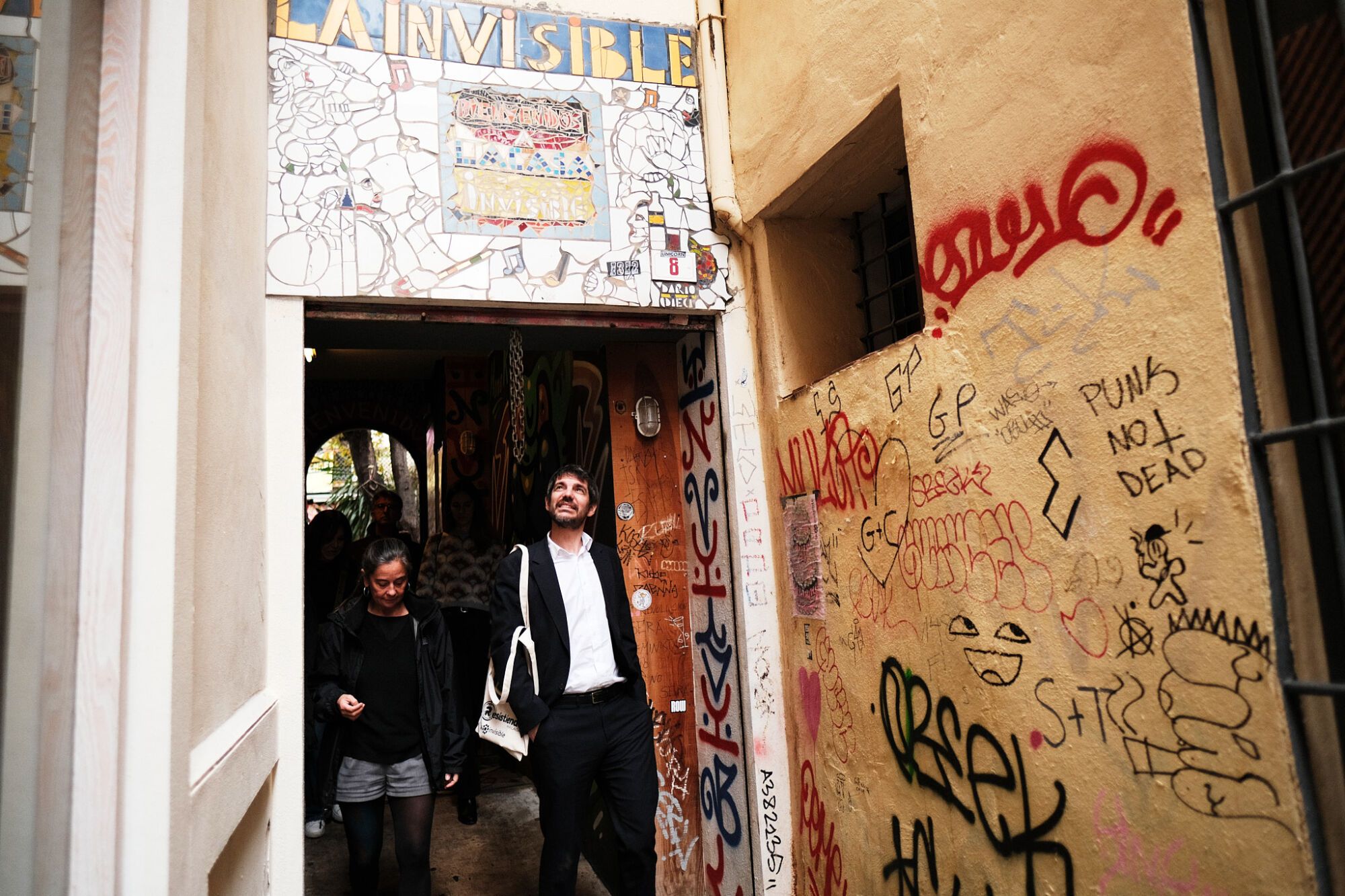 El ministro de Cultura, Ernest Urtasun, visita la Casa Invisible en Málaga capital