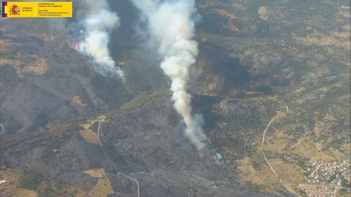 Llamas en el incendio de Cebreros, en Ávila.