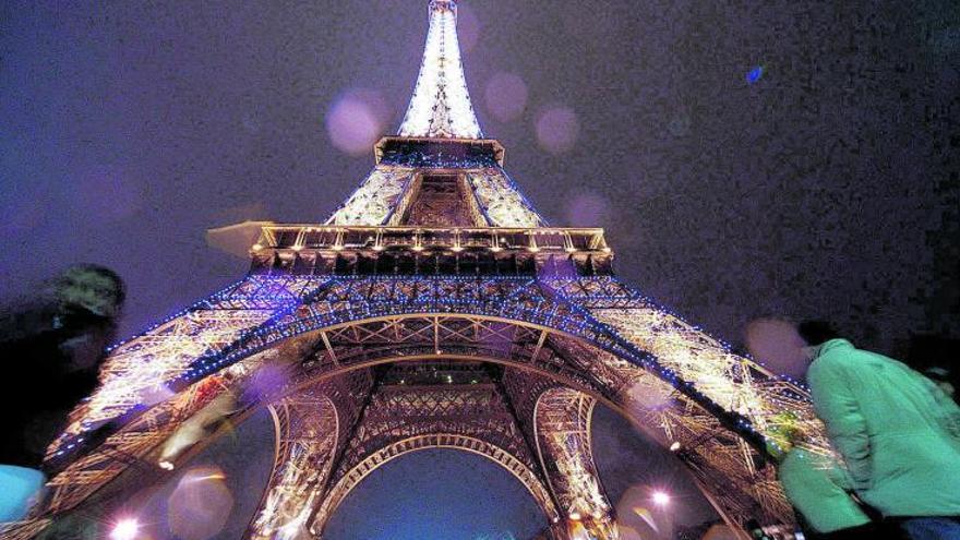 El hombre que vendió  dos veces la Torre Eiffel