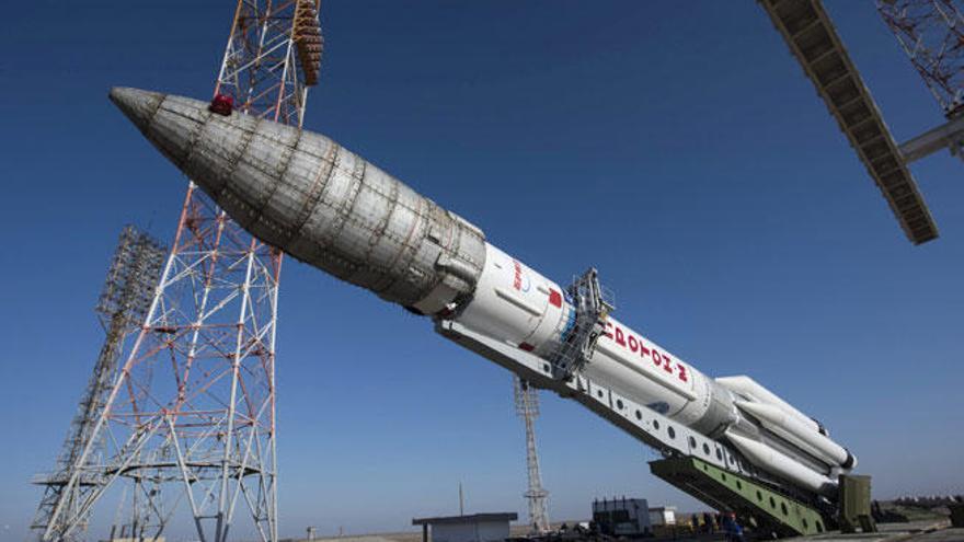 Cohete Protón-M en el cosmódromo de Baikonur (Kazajistán)