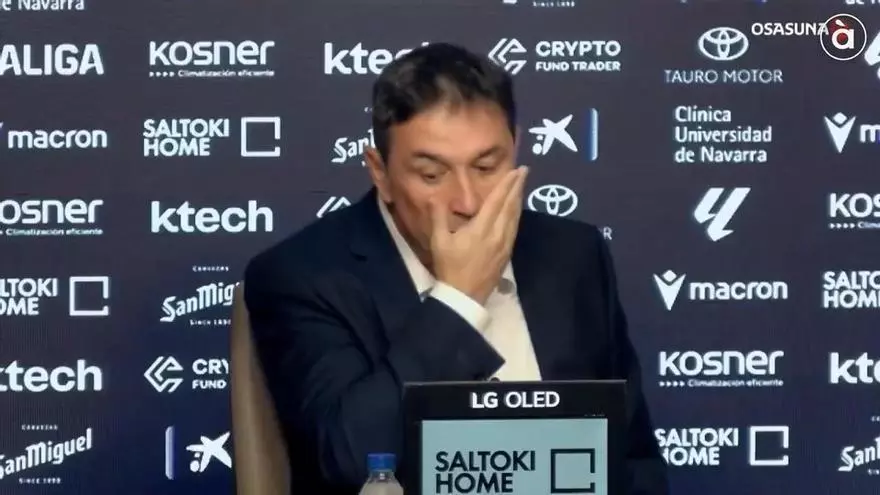Sabalza y Braulio, llorando en la despedida del director deportivo