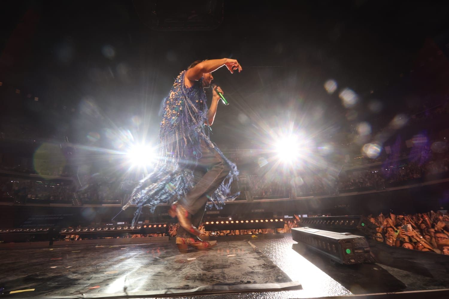 Manuel Carrasco arrebata en su concerto del Roig Arena: todas las imágenes