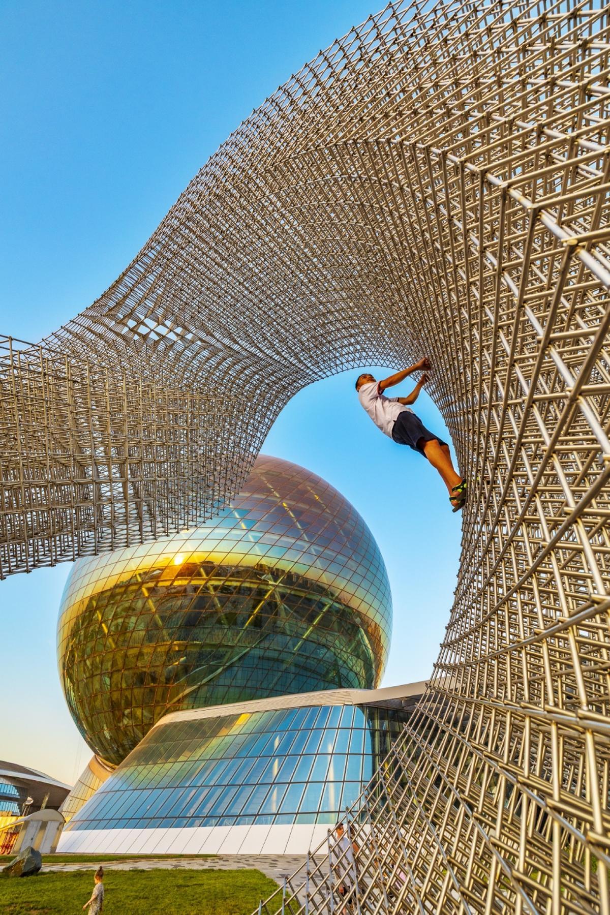 pabellón central de la EXPO 2017 en Astaná que hoy alberga el museo Nur Alem.